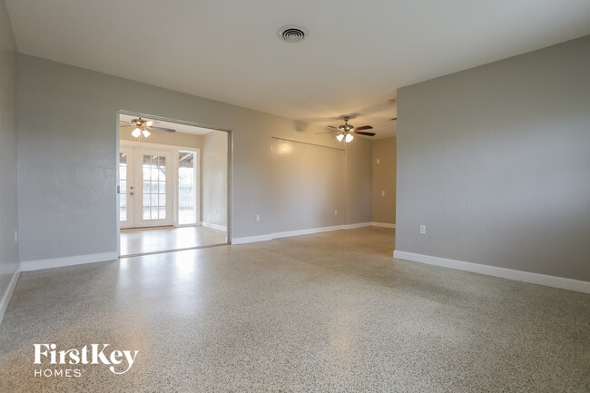 Photo - 75 Lakeview Ln