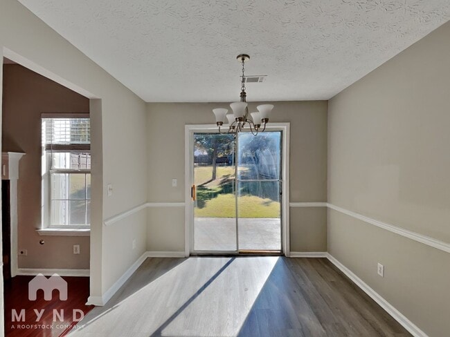 Photo - 301 Lacebark Ln