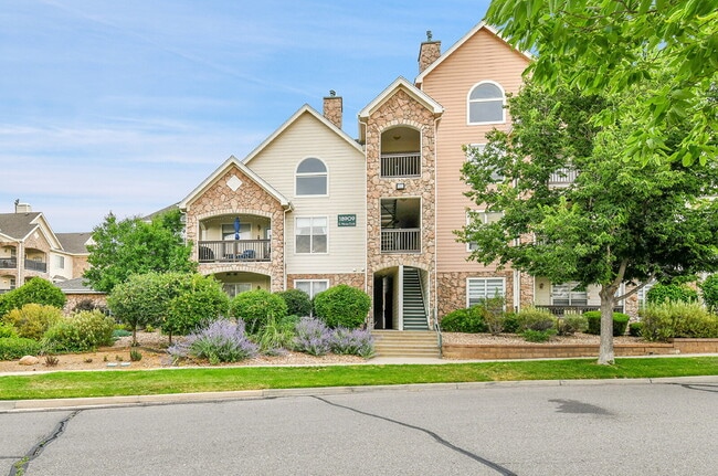 Photo - $1,745.00, 2 bed, 1 .5 bath located in Aur... Apartamento Unidad #A306