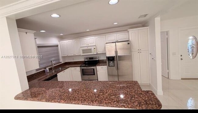 Building Photo - 36 Chestnut Cir