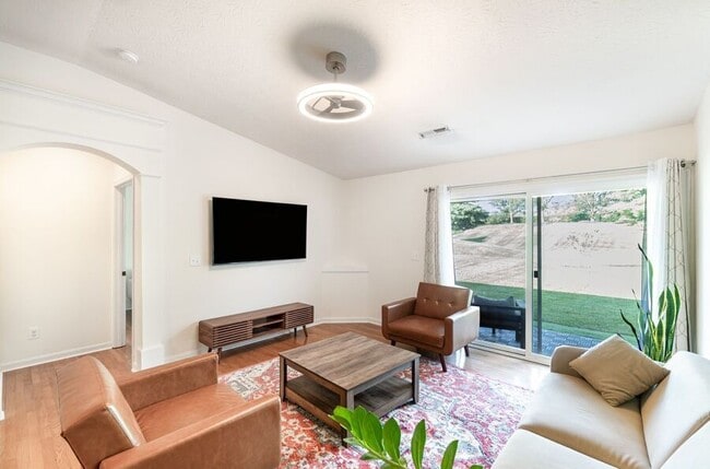Photo - 6583 Pondfield Ln