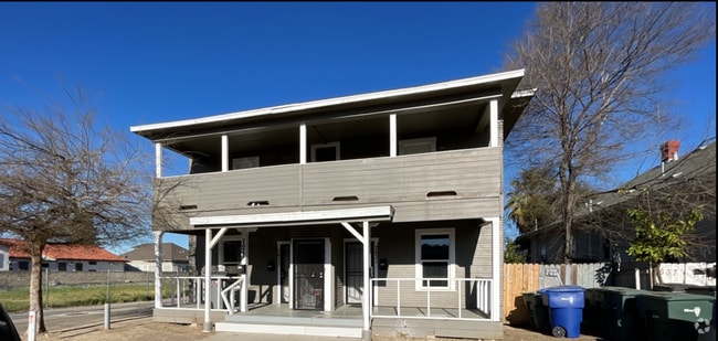 Building Photo - Merced St Fourplex Unit 2627 Rental