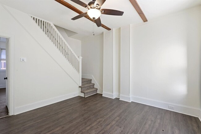 Building Photo - Bright 2 Bedroom, 1 Bath Home in Harrisburg, Pa!