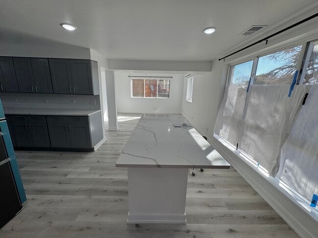 Photo - 4656 W 87th St