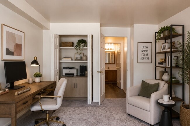 Lincoln Park Apartments and Townhomes