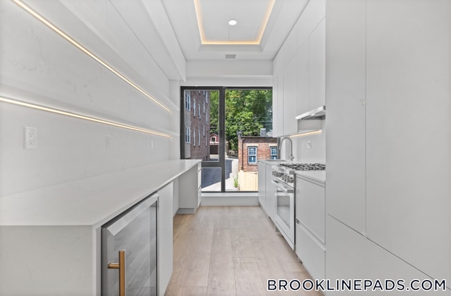 Photo - 1580 Beacon St Unit 300