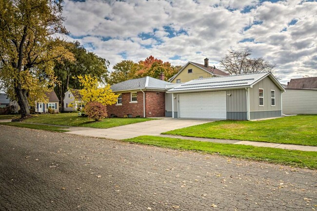 Photo - 3004 Auburn St