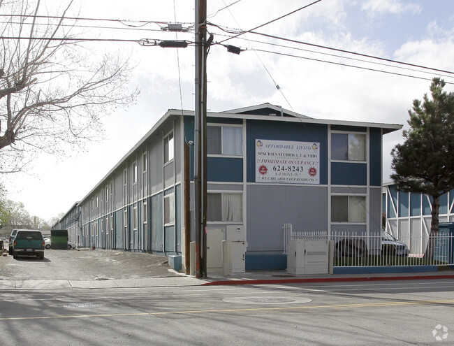 Building Photo - Peaks at the Park Rental