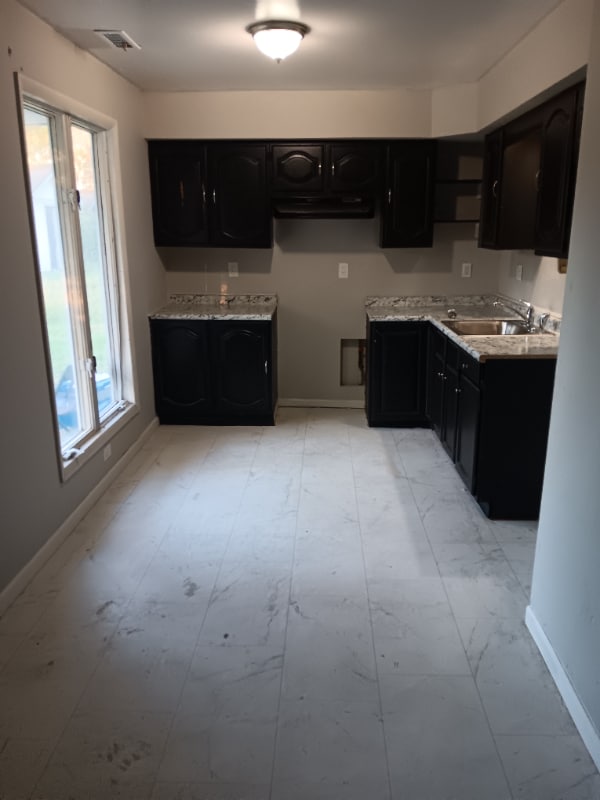 Building Photo - 5711 N Park Dr Rental