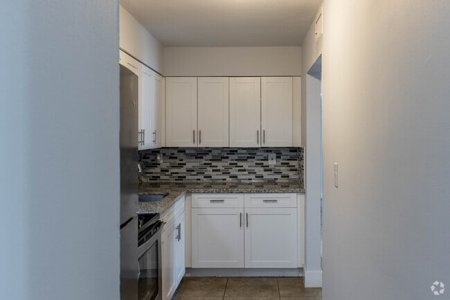 3 BR, 2 BA