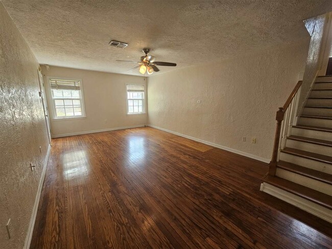 Photo - 1331 NW Cherry Ave