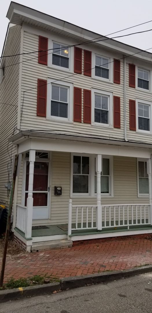 Building Photo - Townhouse in Downtown Smyrna - $1600.00 per Month!