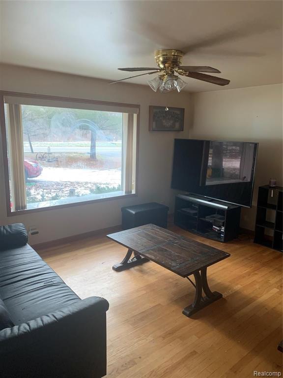 Photo - 2030 Charms Rd