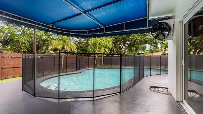Photo - 740 Beachwood Ln