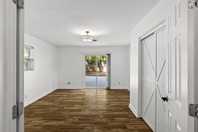 Photo - 3 Bedroom Home in Wilmington with a fenced yard and garage!