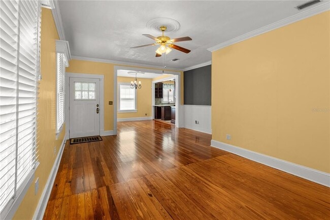 Photo - 613 E Pine St