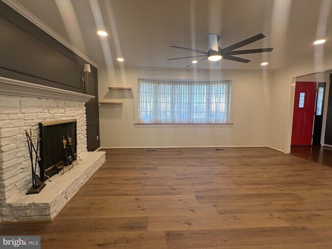 Photo - 119 E Padonia Rd