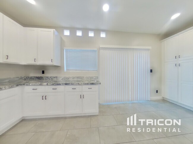 Photo - 4007 E Apollo Rd