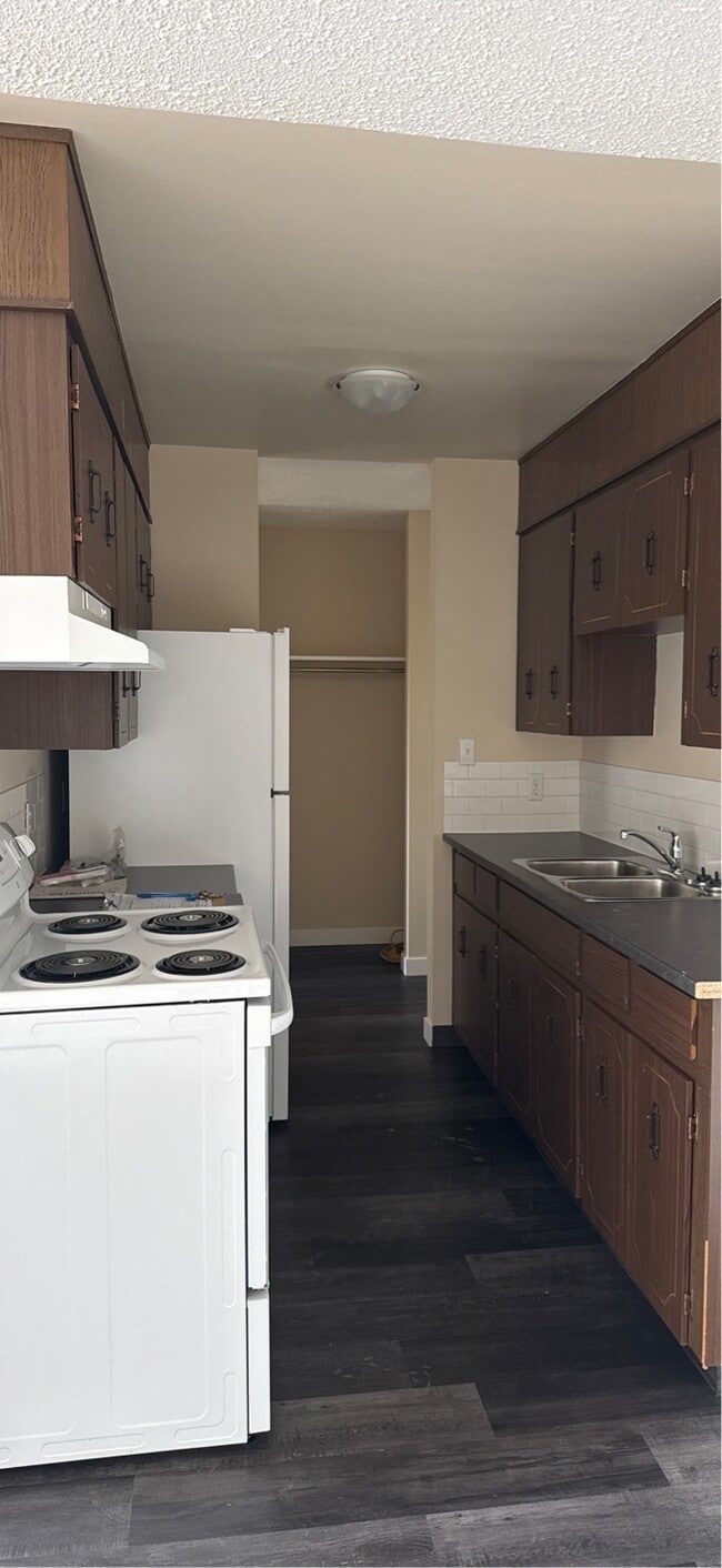 Photo - 5310-5346 46 St Unit WB-1304