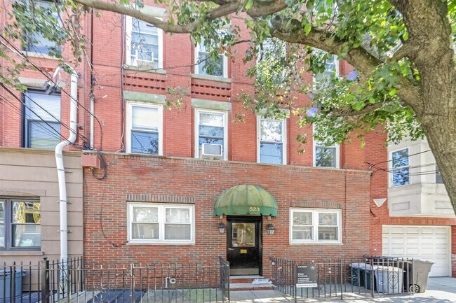 Photo - 523 Adams St Unidad 5