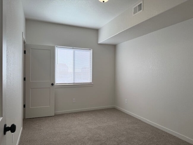 Photo - House For Lease