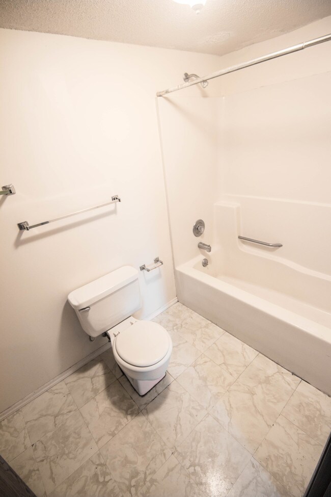 Photo - 808 W Nevada St