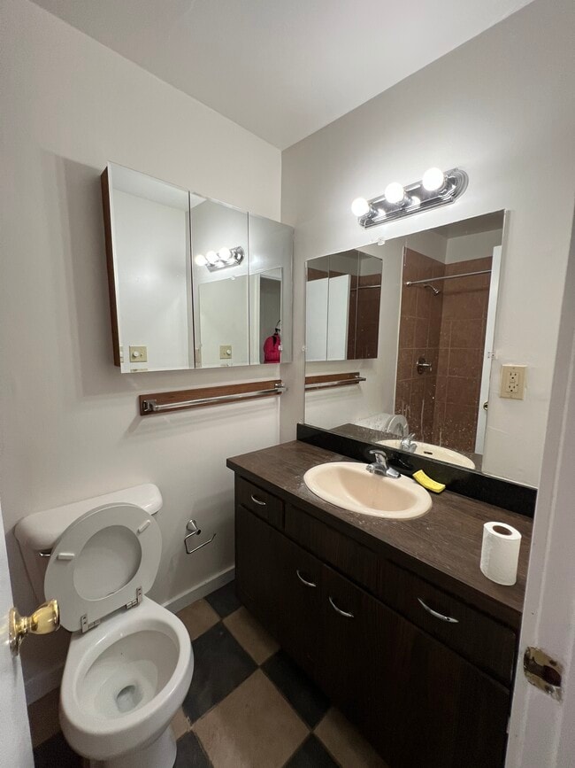 Photo - 2401 Ward St Unidad D