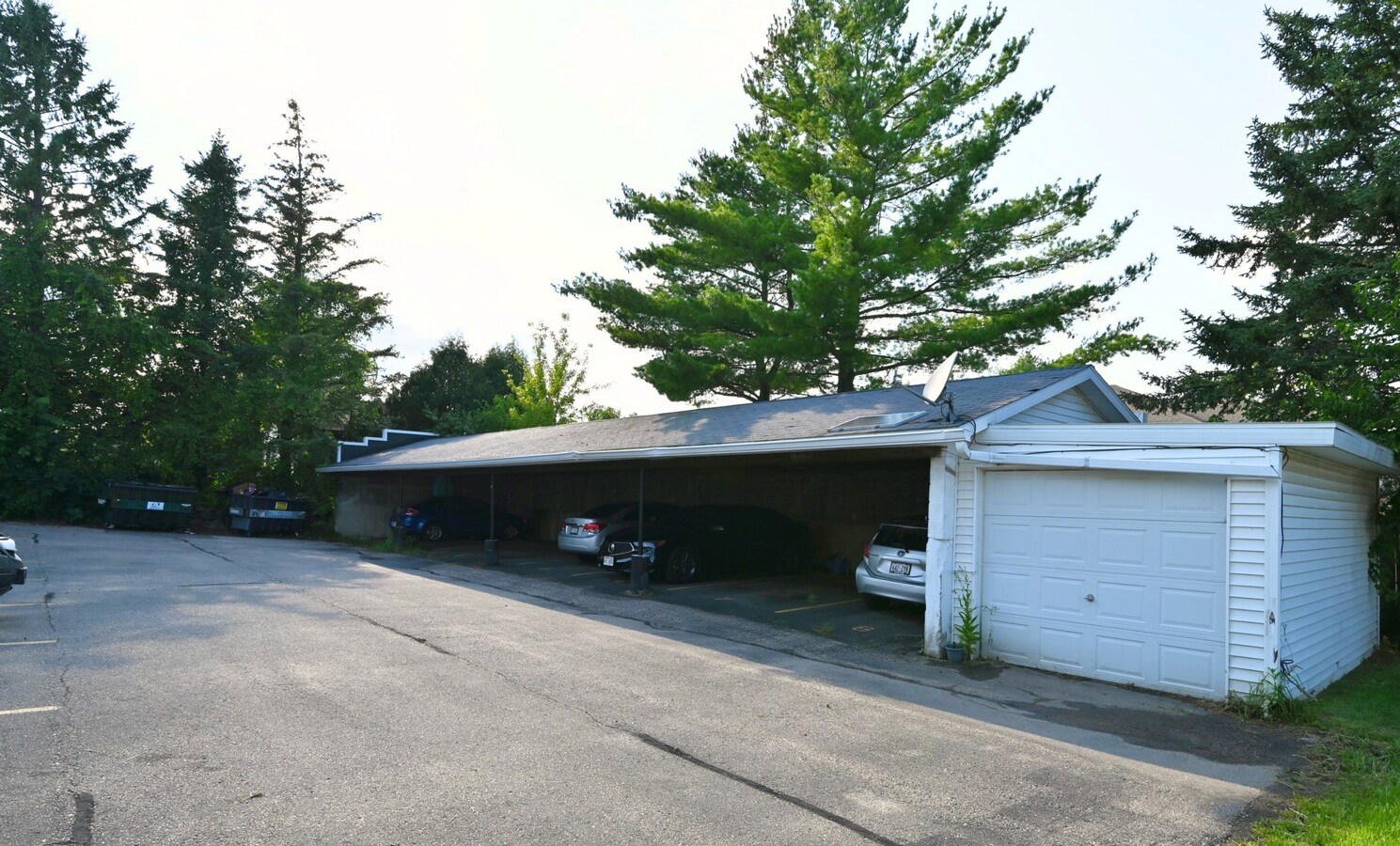 Photo - Guilford Apartments