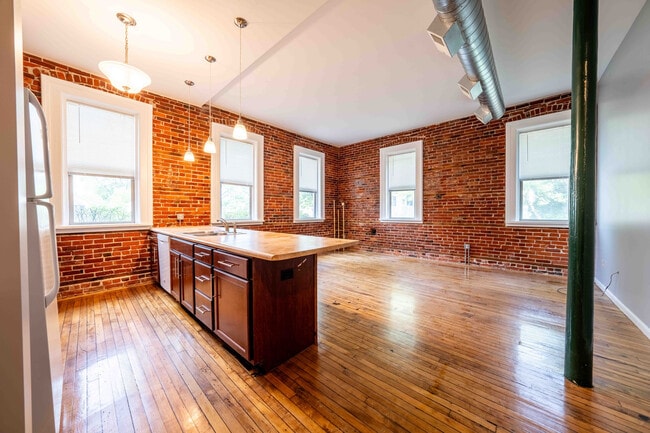 Building Photo - 1422 Lyon St Rental
