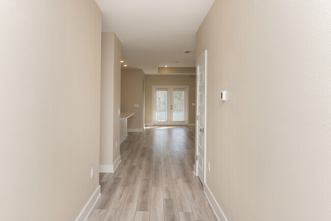 Photo - 1938 Westhill Dr