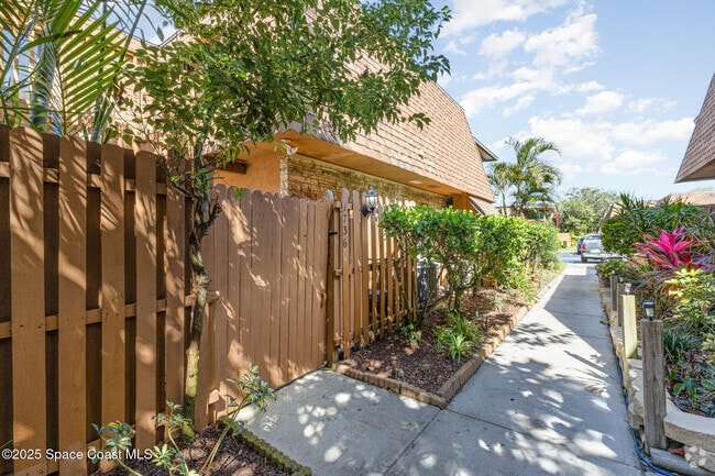 Building Photo - 1736 S Park Ave Rental