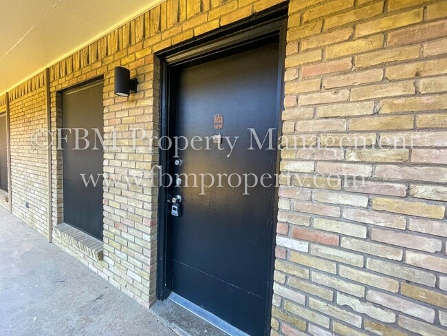 Marvin Place, Unit 108 - Adorable 2 Bedroom, 1.5 Bathroom Apartment Home in Waxahachie, TX! - Marvin Place, Unit 108 - Adorable 2 Bedroom, 1.5 Bathroom Apartment Home in Waxahachie, TX! Unit 108