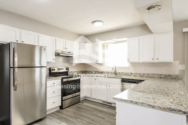 Photo - 630 W Adams St