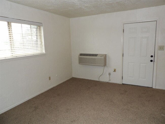 Photo - 6405 NW Oak Ave Unit B-7