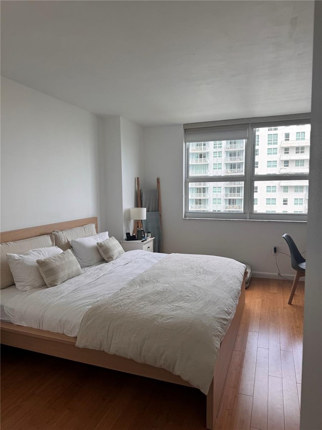 Building Photo - 951 Brickell Ave Unit 2405