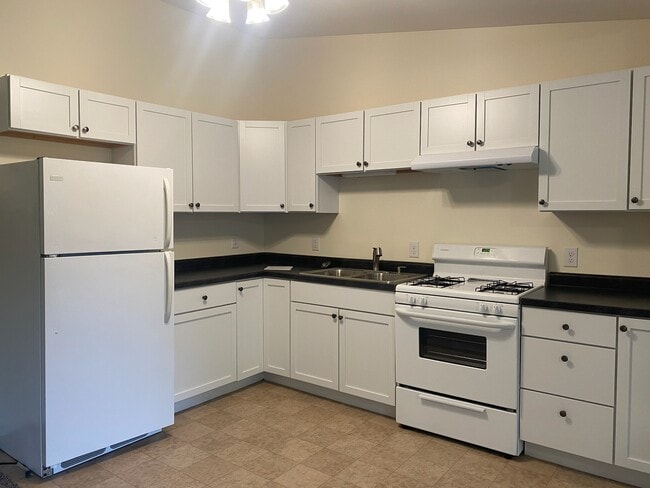 Photo - 122 S Hillsdale St Unit 4