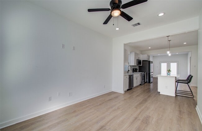 Photo - 8316 Peachtree St