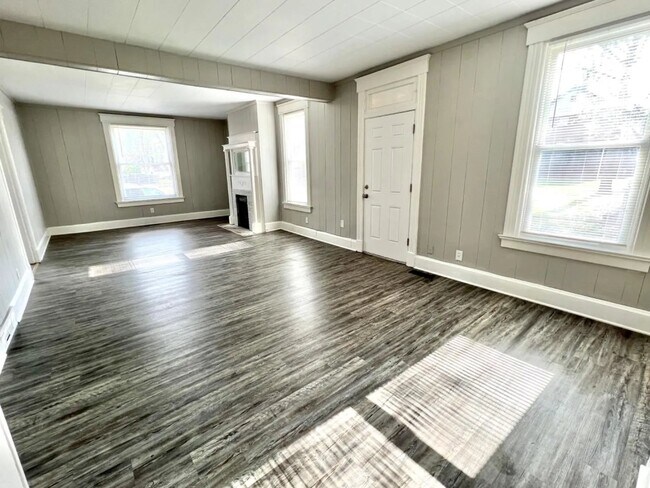Photo - 653 Fairview Ave