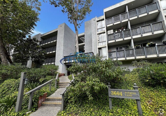 Building Photo - Beautiful Upstairs 1 Bedroom 1 Bath Condo