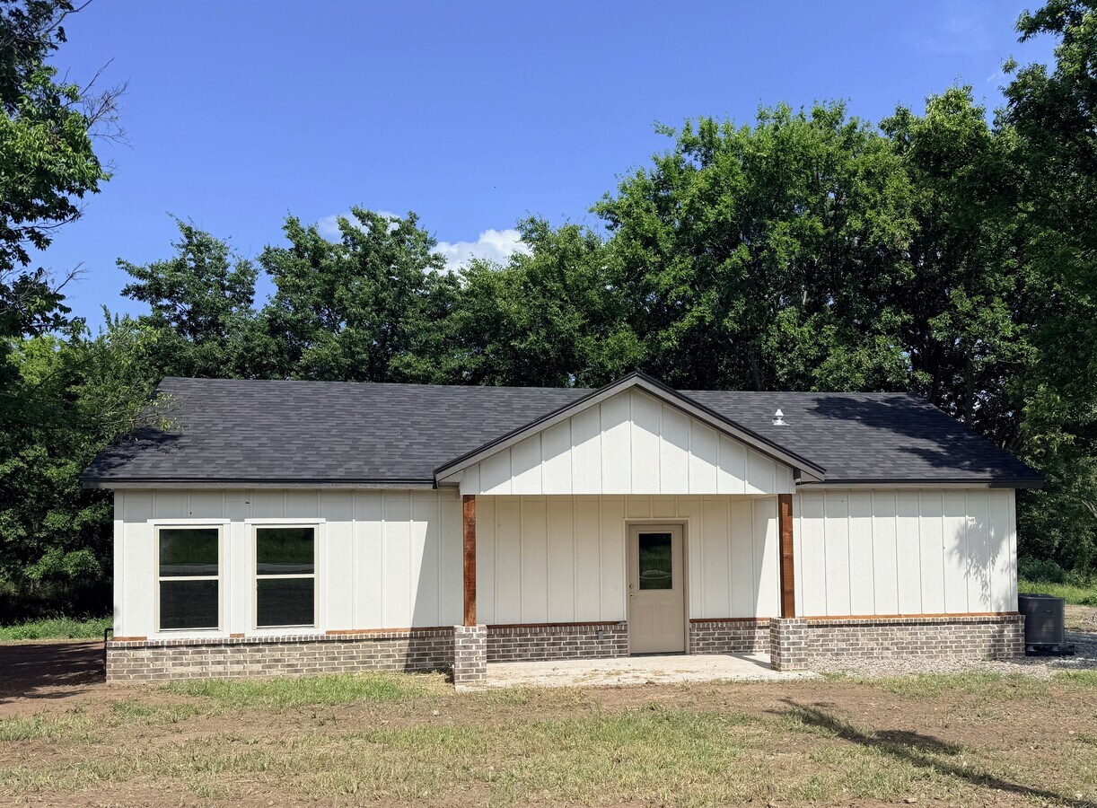 Photo - 8761 S 4180 Rd