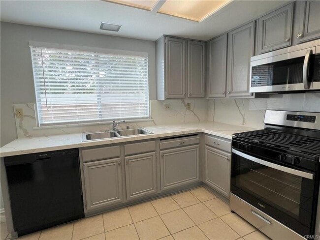 Photo - 44017 Kirkland Ave