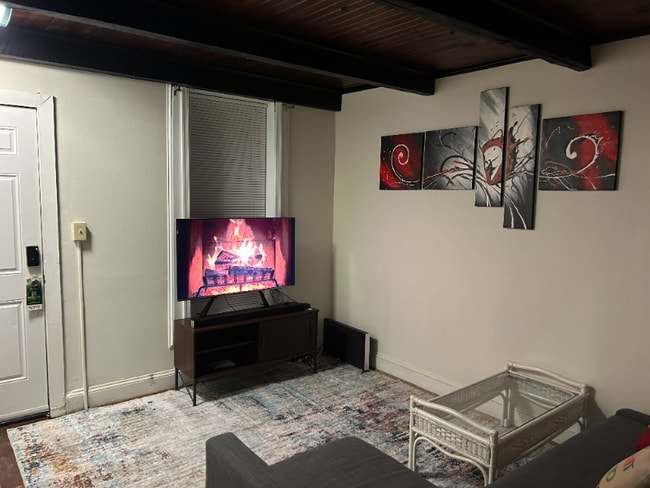 Photo - 107 N Port St