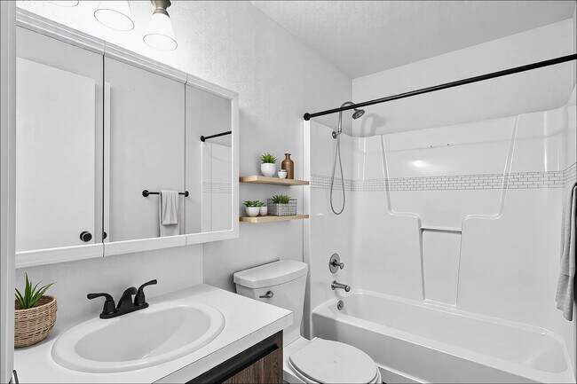 Photo - Harborview East