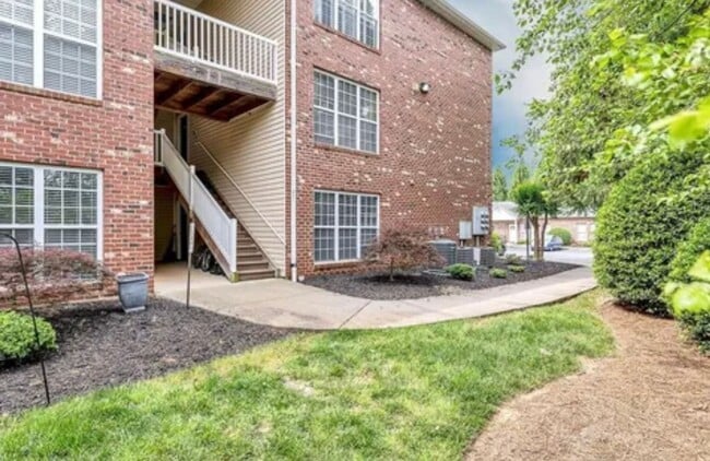 Photo - Wonderful updated 2 bedroom 2 bath condo o...