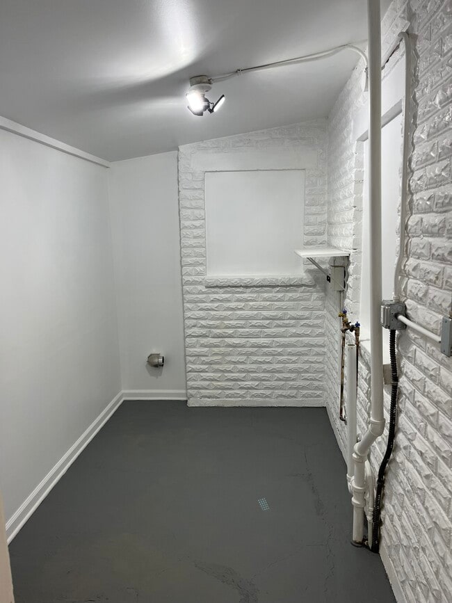 Photo - 2227 Avenue G