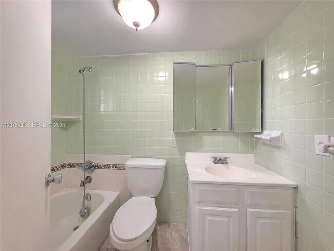 Photo - 10905 N Kendall Dr Unit 410