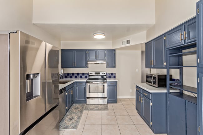 Building Photo - 5828 N 8th Pl Rental