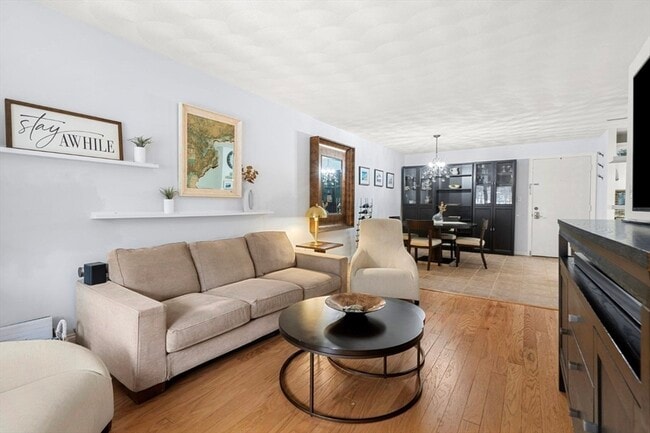Photo - 7 Greenbriar Dr Unit 304