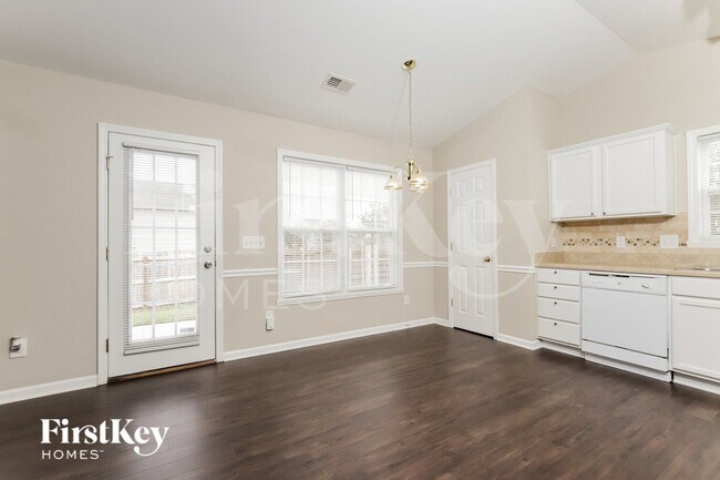 Photo - 4004 Village Park Ct