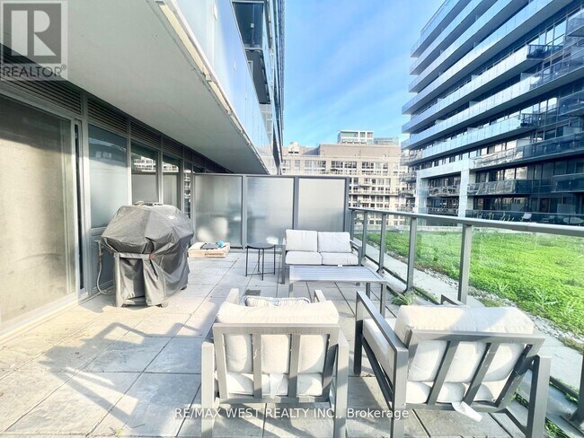 Photo - 1030 King St W Unit 502